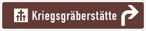 Touristischer Hinweis als Wegweiser – Vorwegweiser rechtsweisend; veränderte Zeichenhöhe